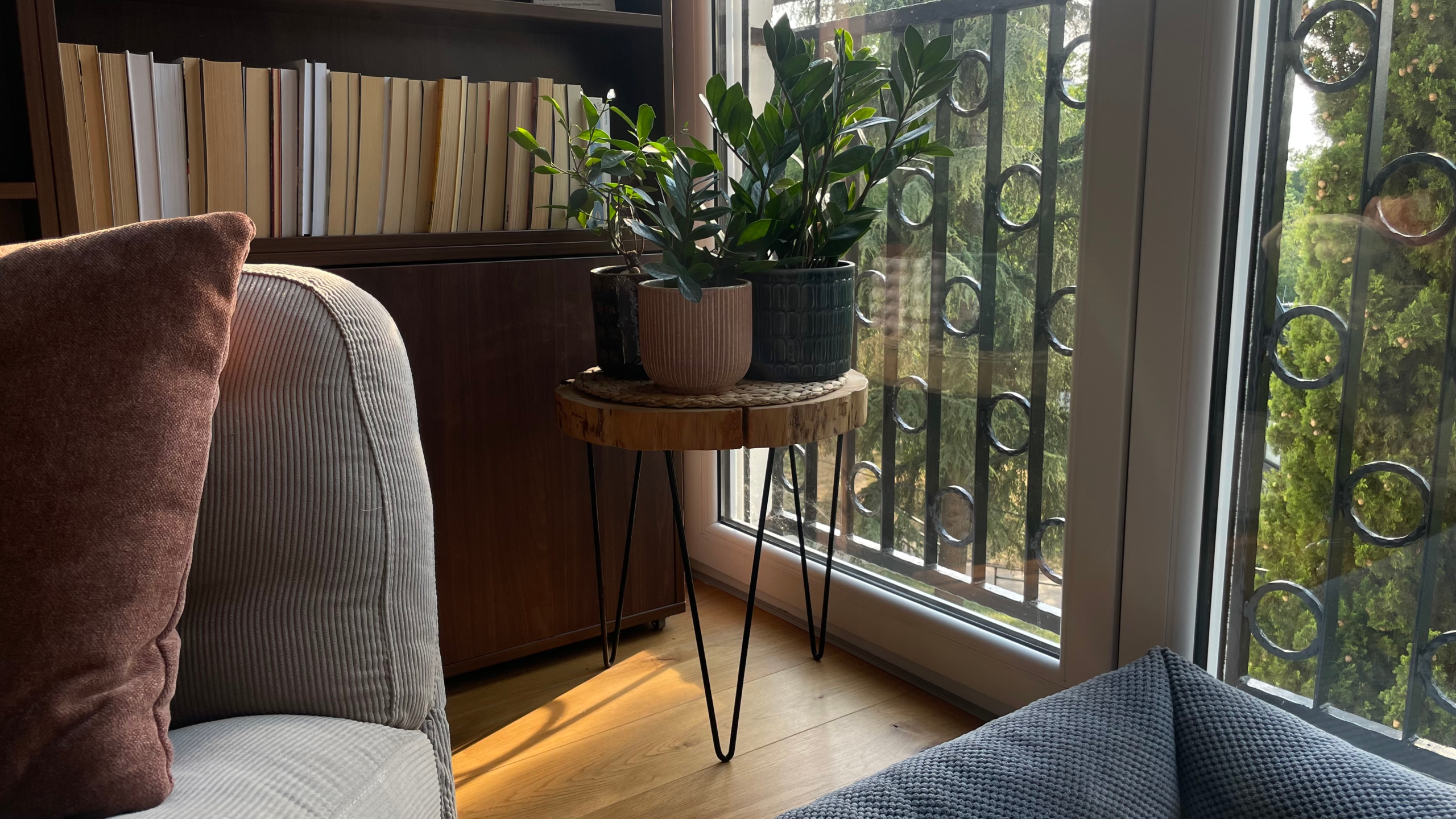 Home Essentials: Things That Are Actually Worth Owning in a Small Apartment